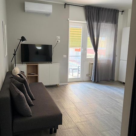 Tiburtina Flam Guest House Рим Екстер'єр фото