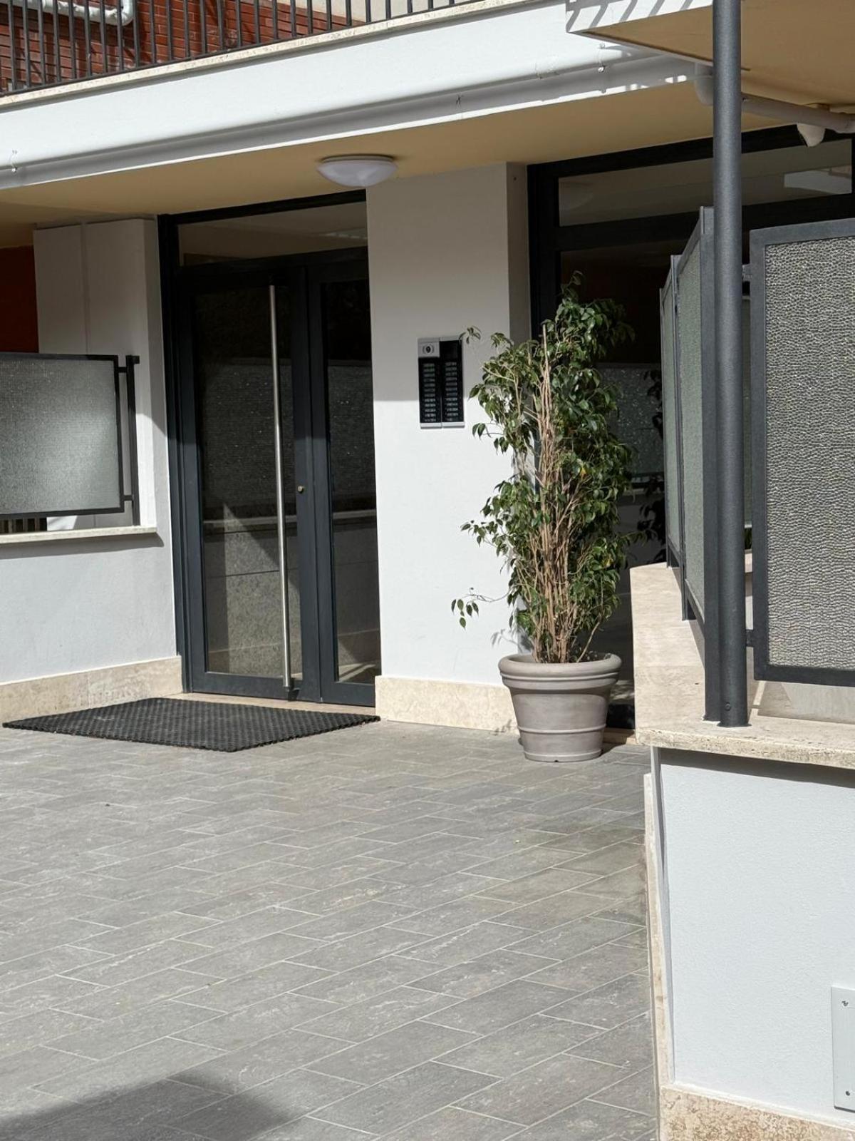 Tiburtina Flam Guest House Рим Екстер'єр фото