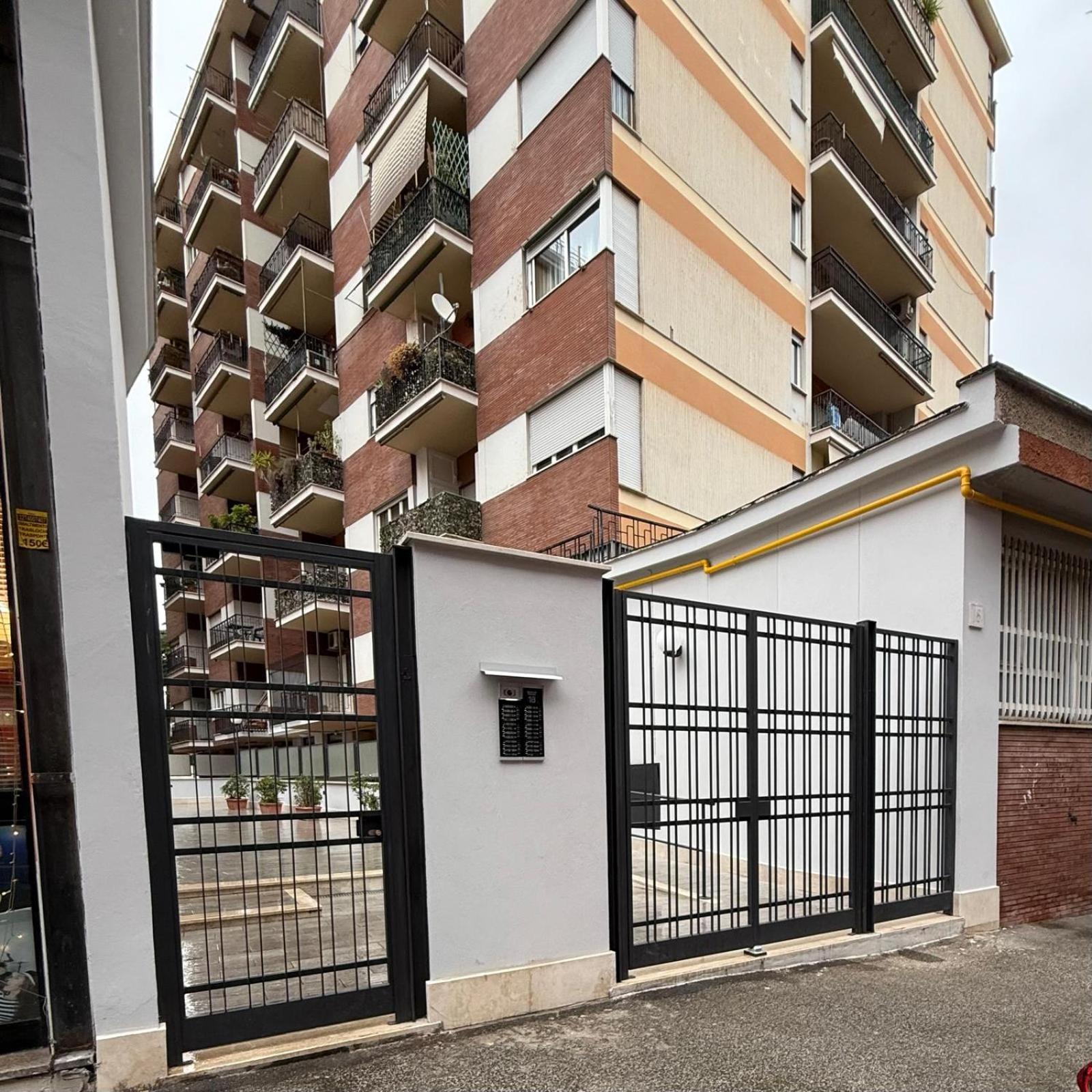 Tiburtina Flam Guest House Рим Екстер'єр фото