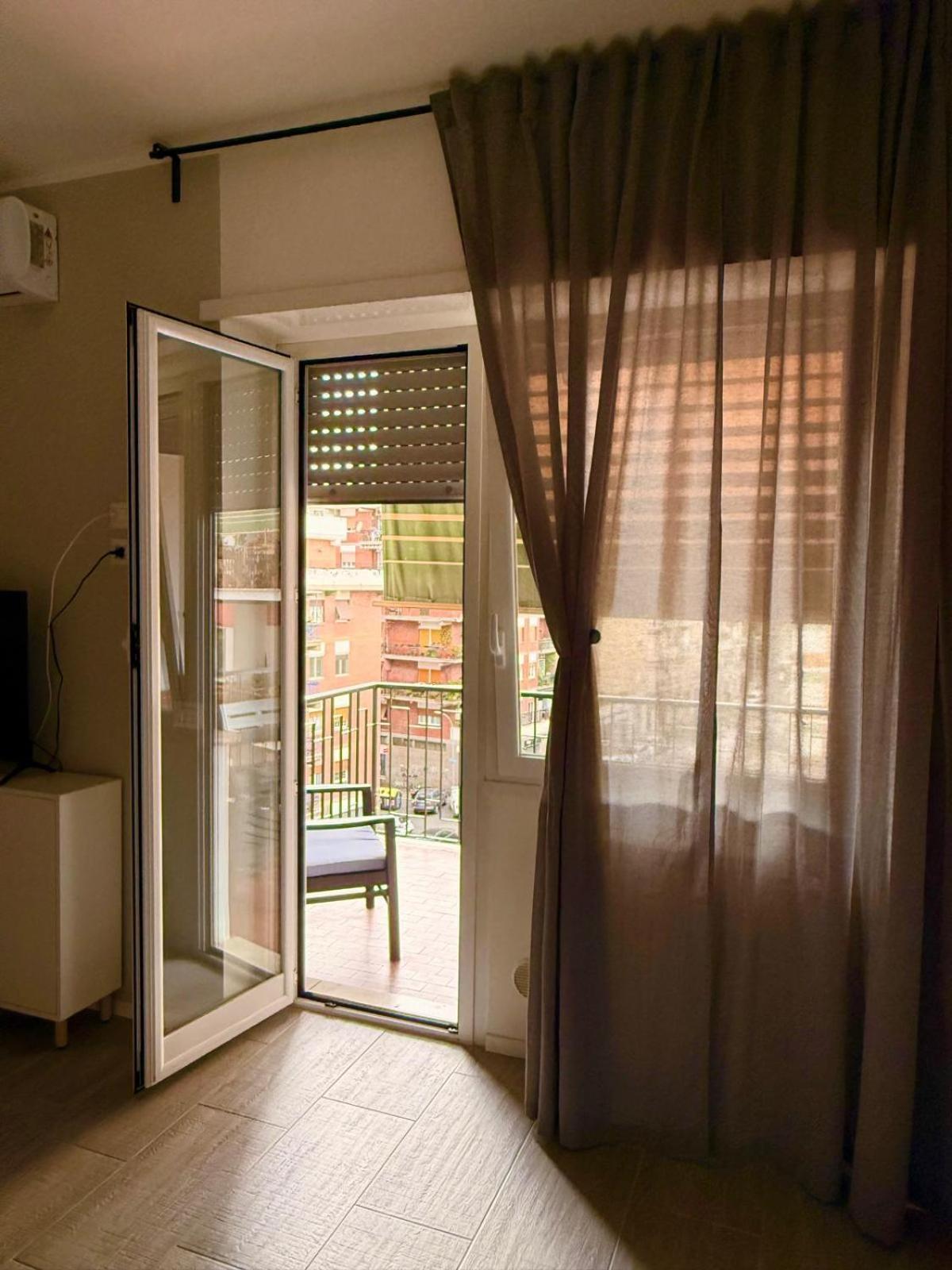 Tiburtina Flam Guest House Рим Екстер'єр фото