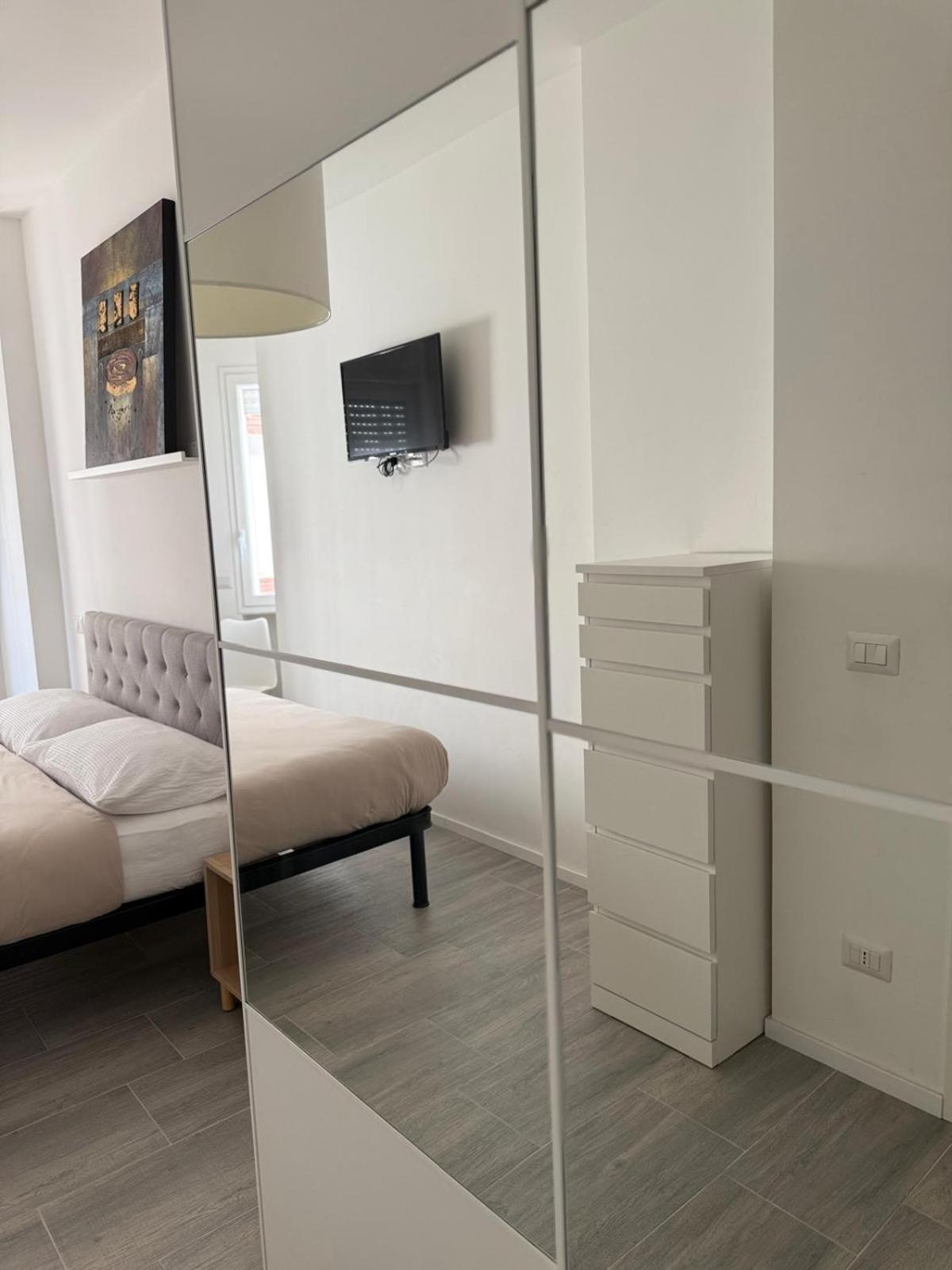 Tiburtina Flam Guest House Рим Екстер'єр фото